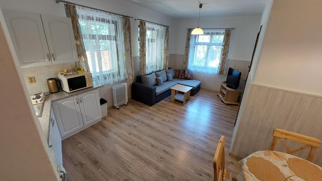 Ubytovani Pod Hradbami Nové Město nad Metují Екстериор снимка